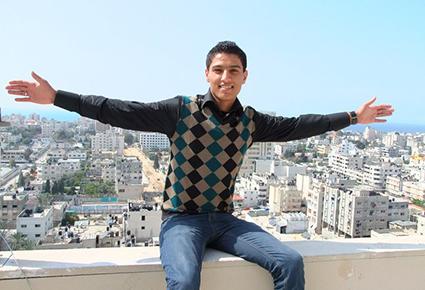 محمد عساف من الطفولة إلى النجومية ... بالصور